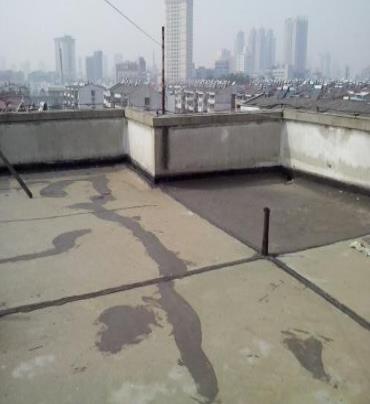 色达漏水维修 楼顶漏水是什么原因，楼顶漏水维修方法是什么?